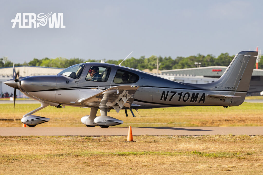 A platinum Cirrus Design Corp SR22T taxiing to the runway during the Sun´n Fun 2025 in Lakeland, Florida.