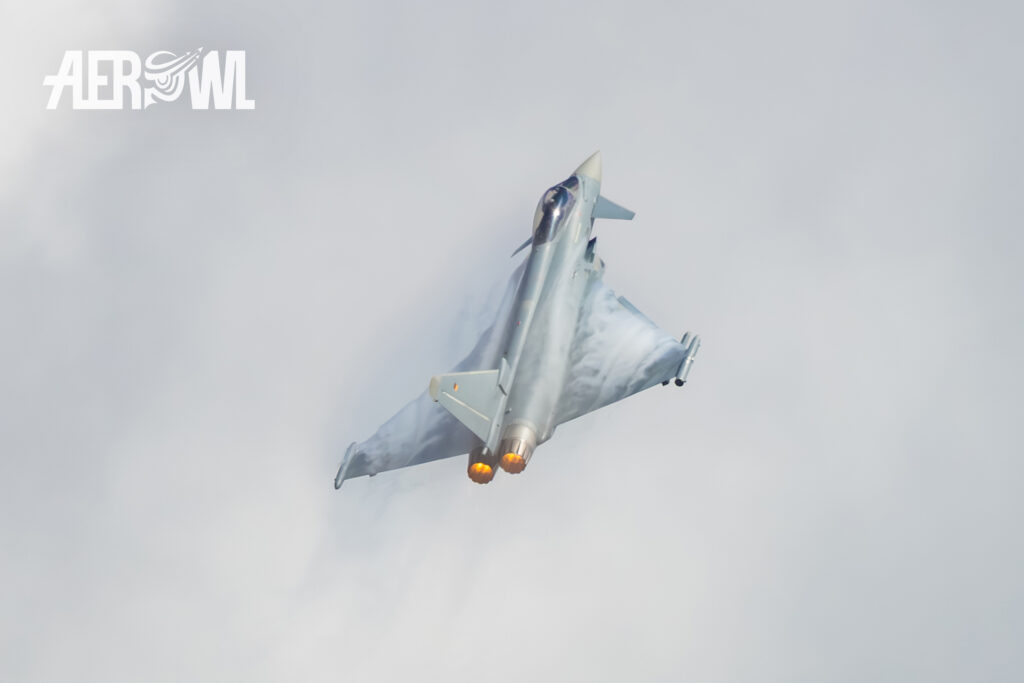 "Noble" pulling his Eurofighter Typhon hard until it starts to vape. A spectacular air display at the German Armed Forces Day (Tag der Bundeswehr) 2025 in Jagel, Schleswig-Holstein, Germany.