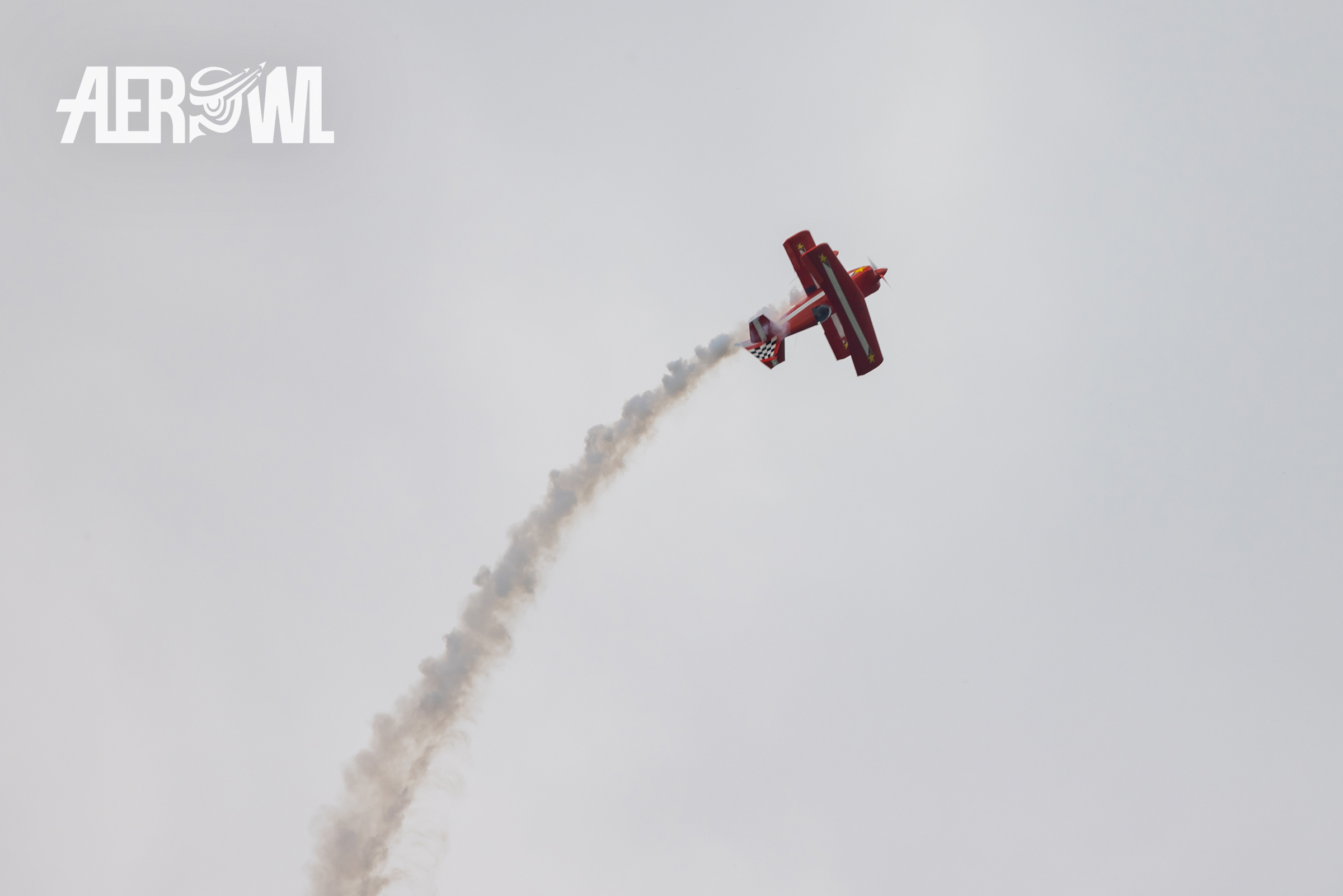 A breathtaking air show by this "little red beast", a Pitts S-1 Special (n24sx), during Stearman&Friends2023 at Bienenfarm Airport near Berlin.